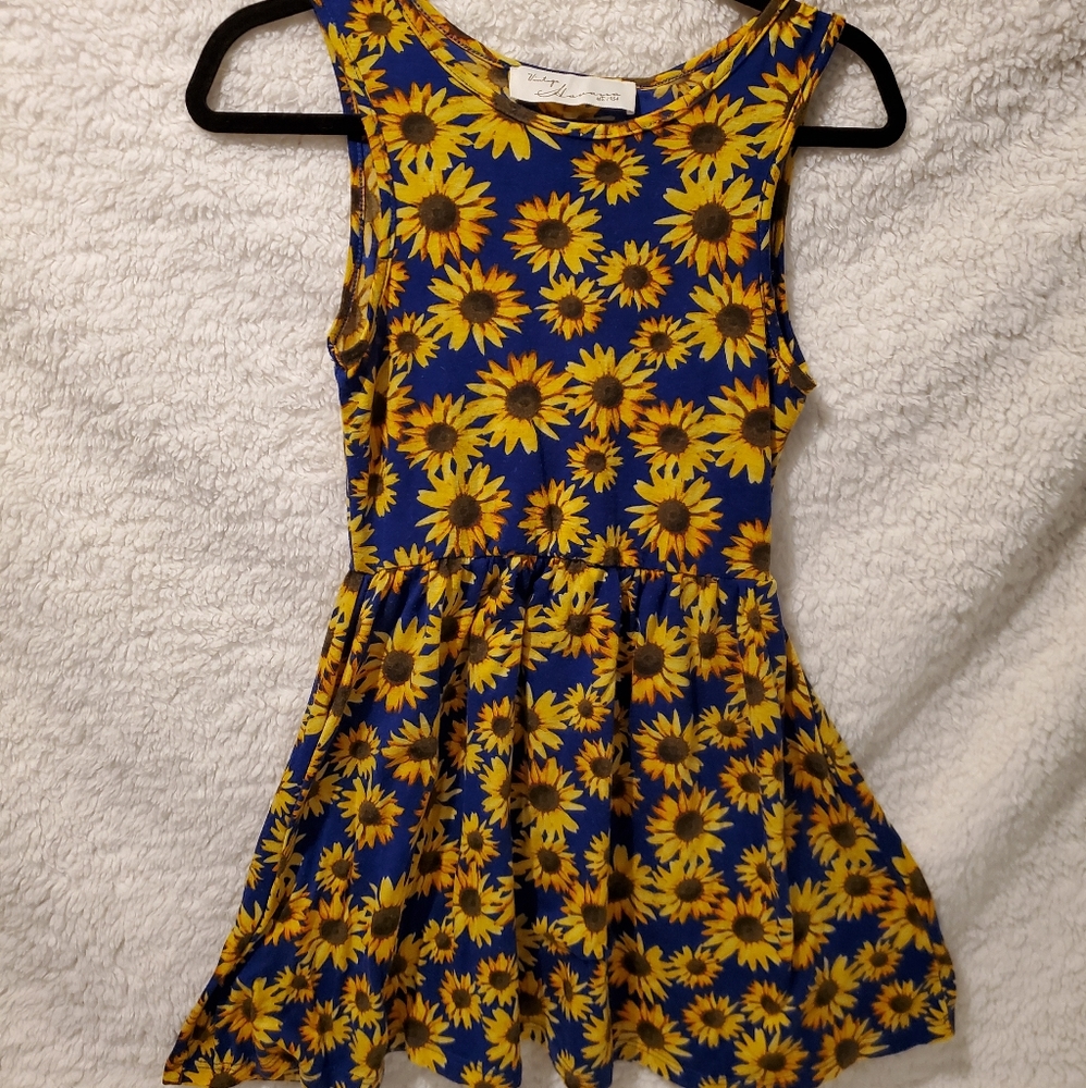 Open-back sunflower sun dress